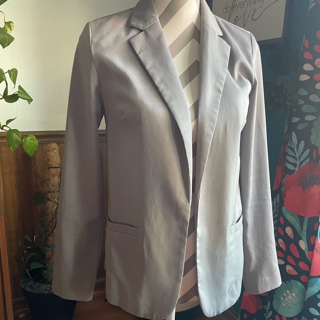 Forever 21 Gray Casual Blazer. Womens Small.
